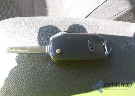 2019 Kia Forte Lxs z USA, uszkodzony, nr VIN 3KPF24AD1KE061543